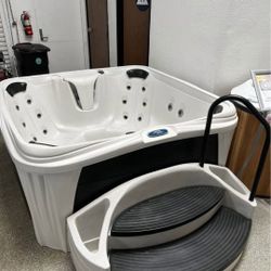 Hot Tub with Staircase