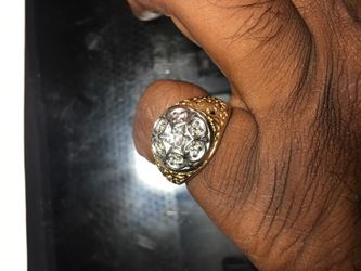 14K Ring w/diamonds