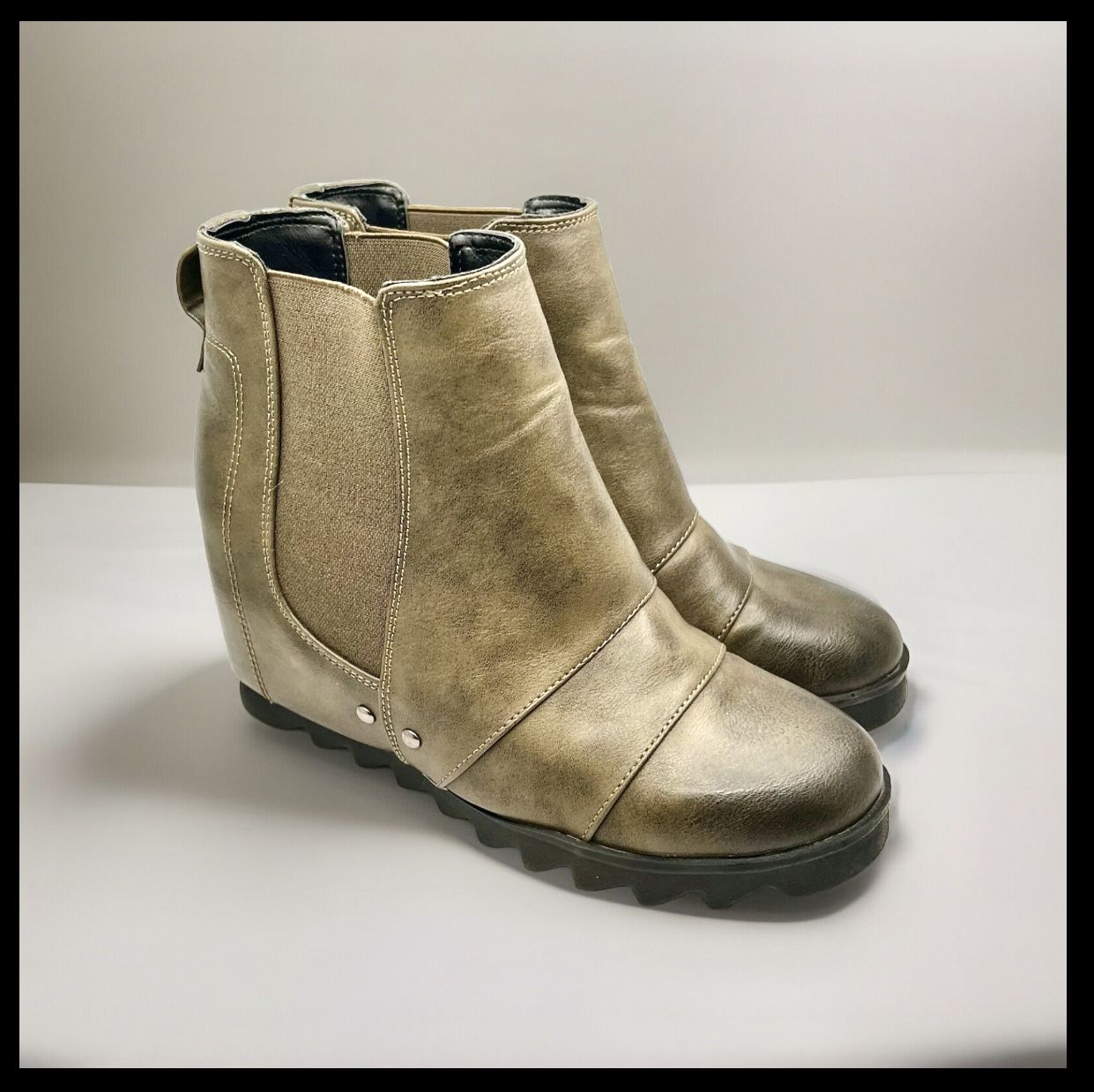 Women’s Slip On Wedge Platform Chelsea Boots