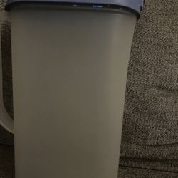 Tupperware Slim Line 2 Quart Pitcher Blue Flip lid 3
