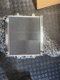 Toyota Tacoma 2.4 radiator