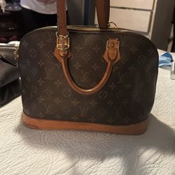 Original and authentic Louis Vuitton Monogram, Alma Pm Bag. Overall Great Condition, Considering Age.