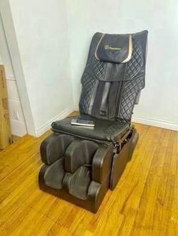 SALE! Like New Real Relax S Track Massage Chair, Full Body Zero Gravity Shiatsu Recliner (No Arms)