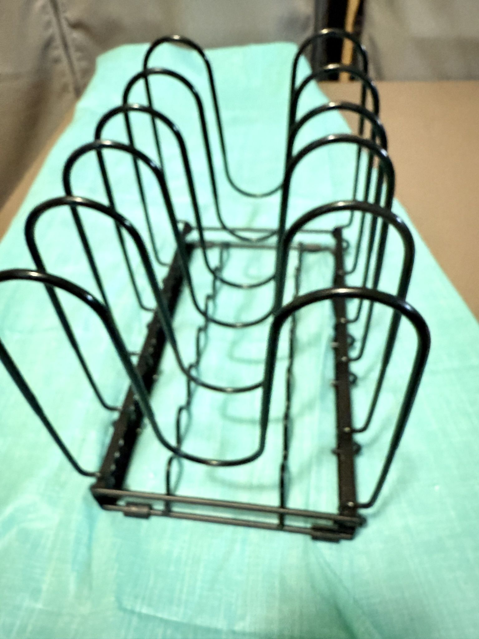 Pot lid Holder For Cabinet