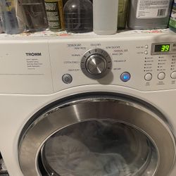 LG washer And Dryer With Pedestal 