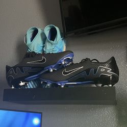 Men’s Nike Air Max Soccer Cleats 