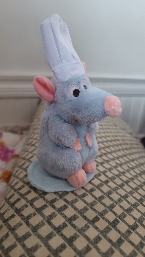 Disney Parks Remy Ratatouille Shoulder Plush Magnet Magnetic