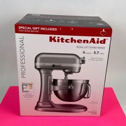 KitchenAid Professional 600 bowl quart Mixer 