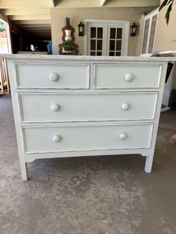 White distressed finish, heavy duty dresser