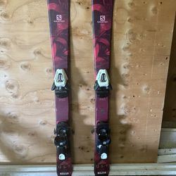 Salomon 90cm Kids Ski (8 Time Use)