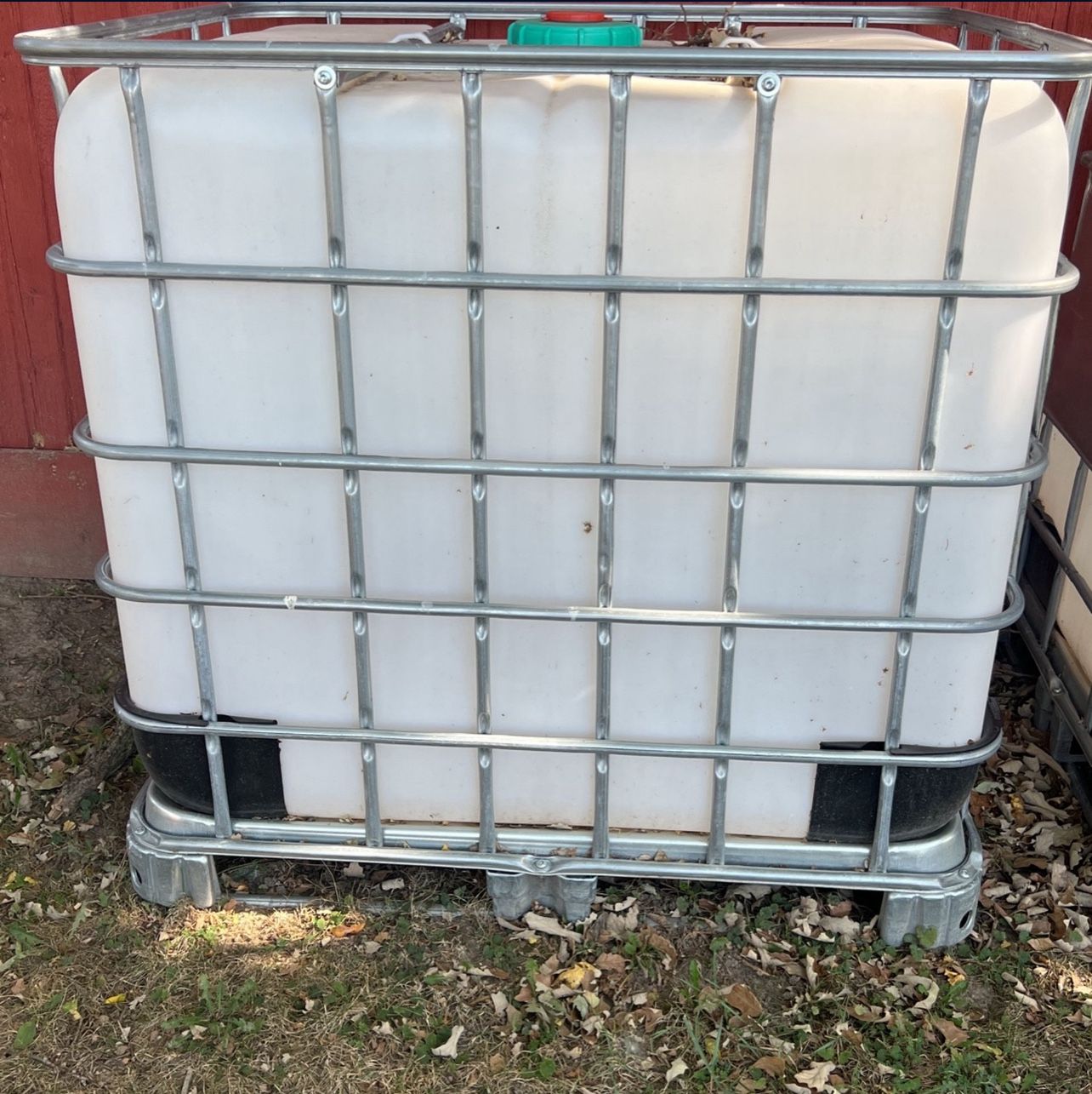 Food Grade 275 gallon IBC tote 