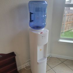 Water Dispenser 