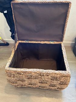 Storage container