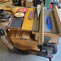 Delta Contractors Table Saw W/ Cabinet & DADO Stack