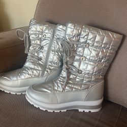 Snow Boots