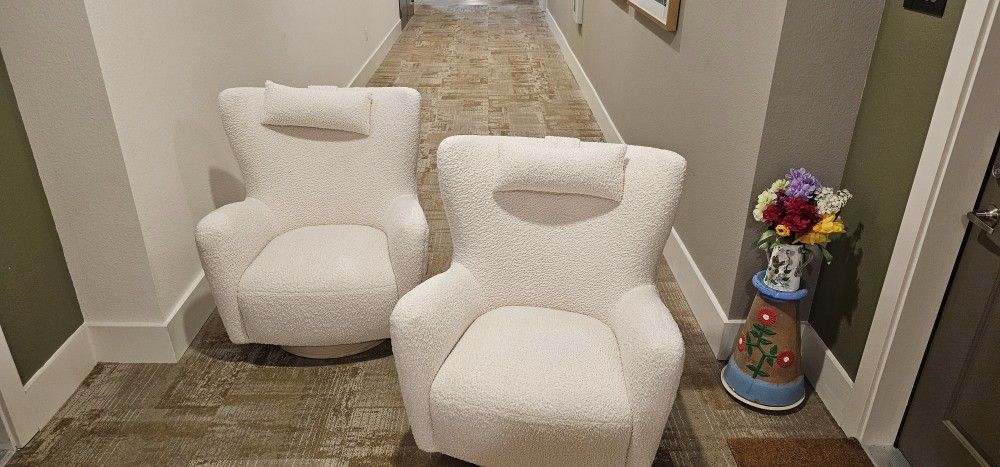 Castlery/Colette Swivel Armchair