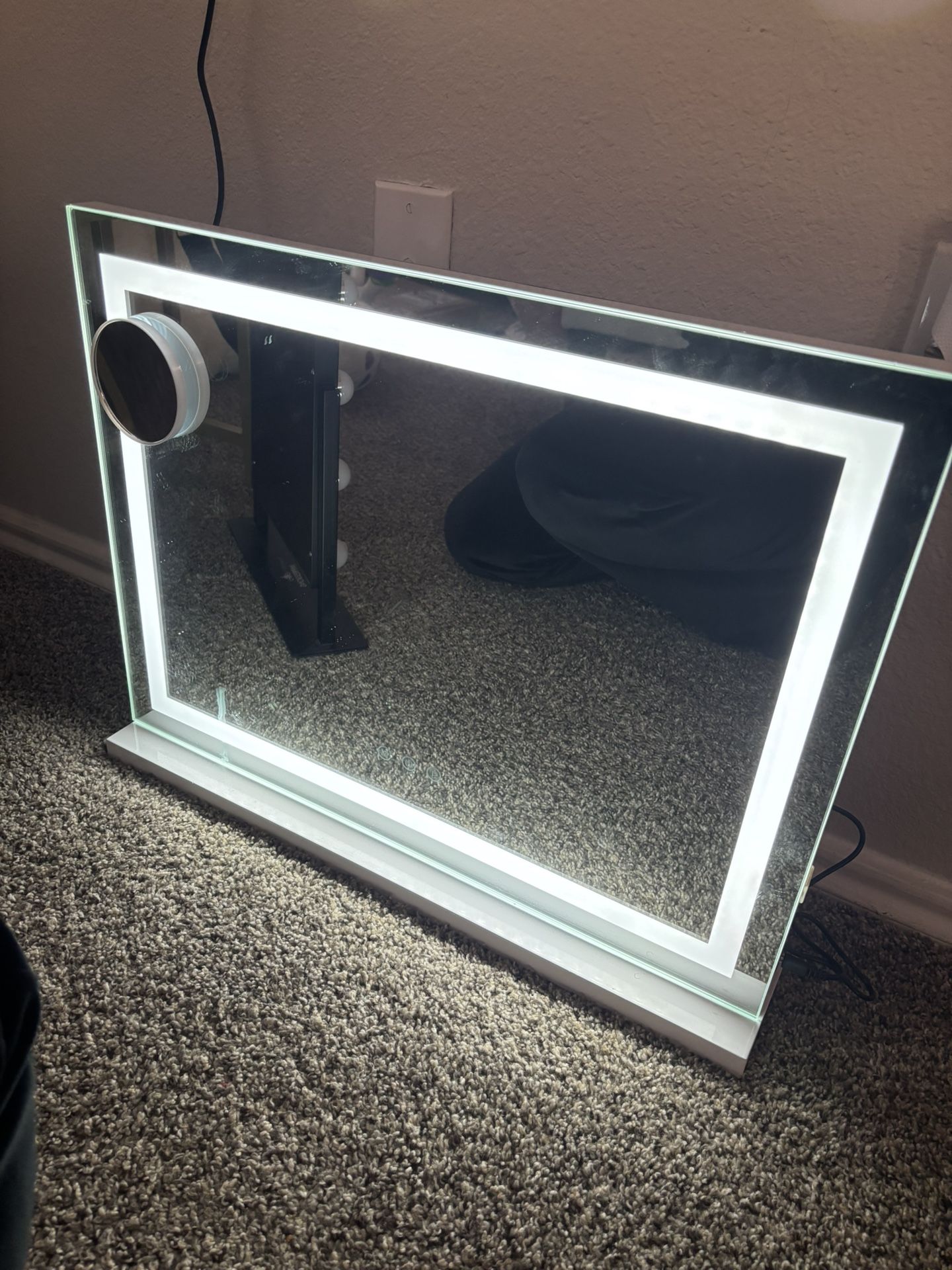 LED vanity mirror