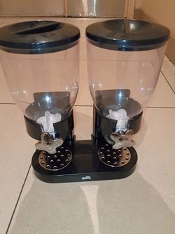 Zevro Indispensable Dry Food Dispenser