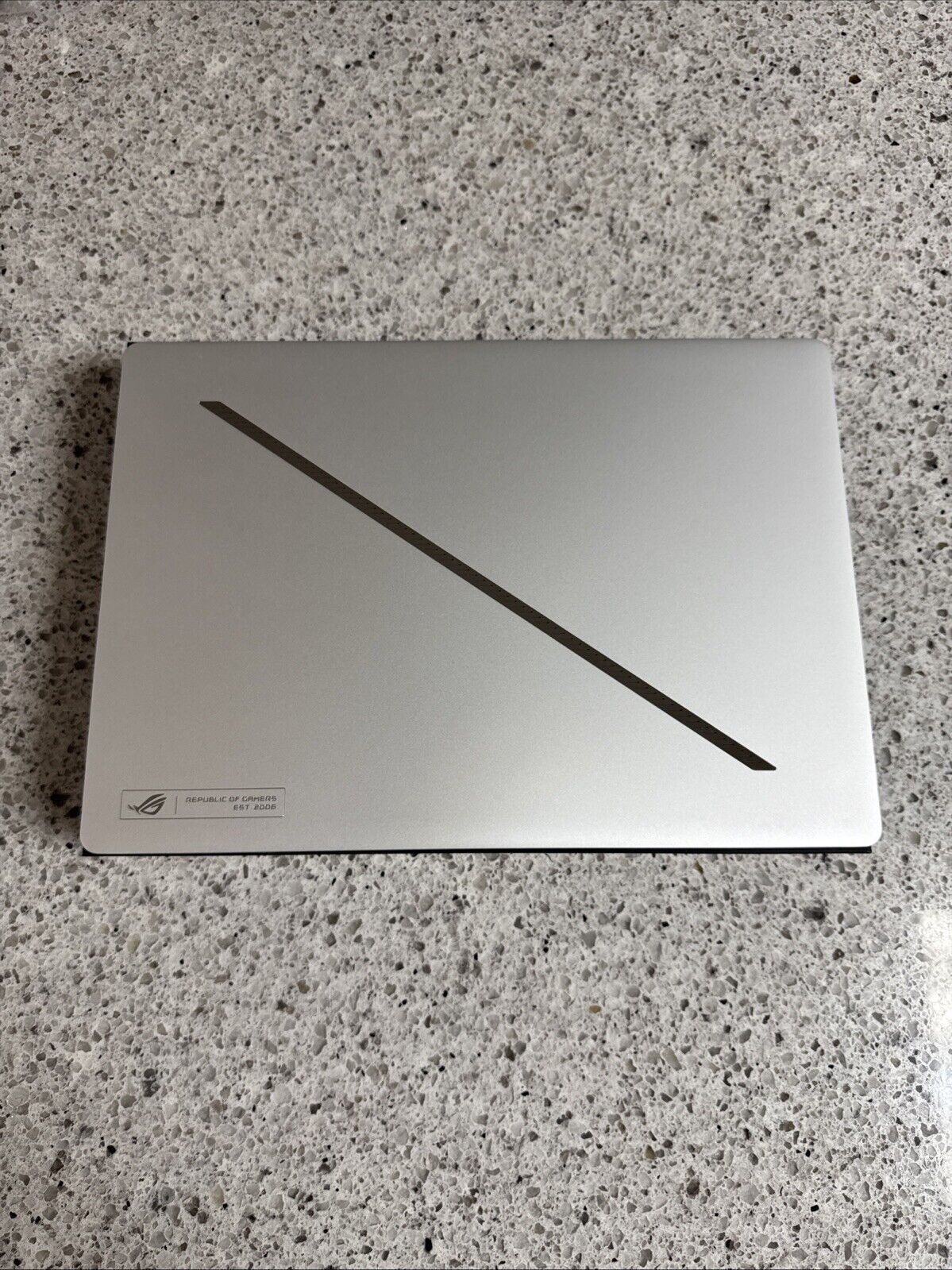 ASUS ROG Zephyrus G14 2024 (Ryzen 9, RTX 4060, 16gb RAM, 1tb SSD, 120hz OLED)