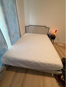 Queen bed with mattress