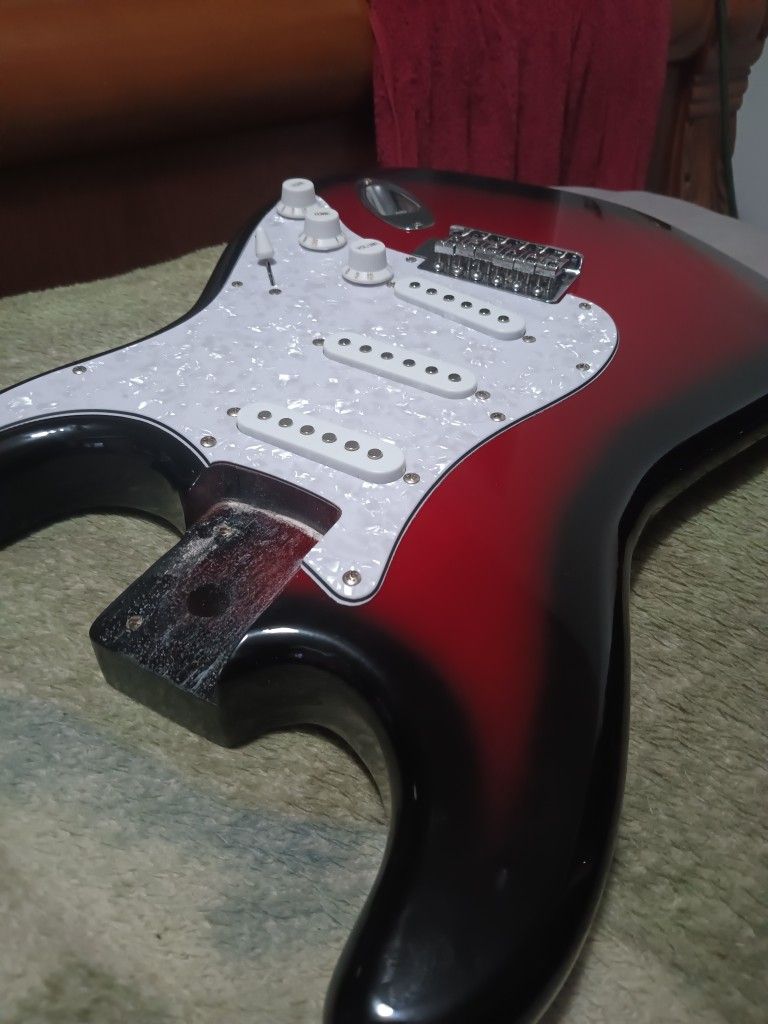 2024 Squier Fender Stratocaster Red Burst Solid Body!