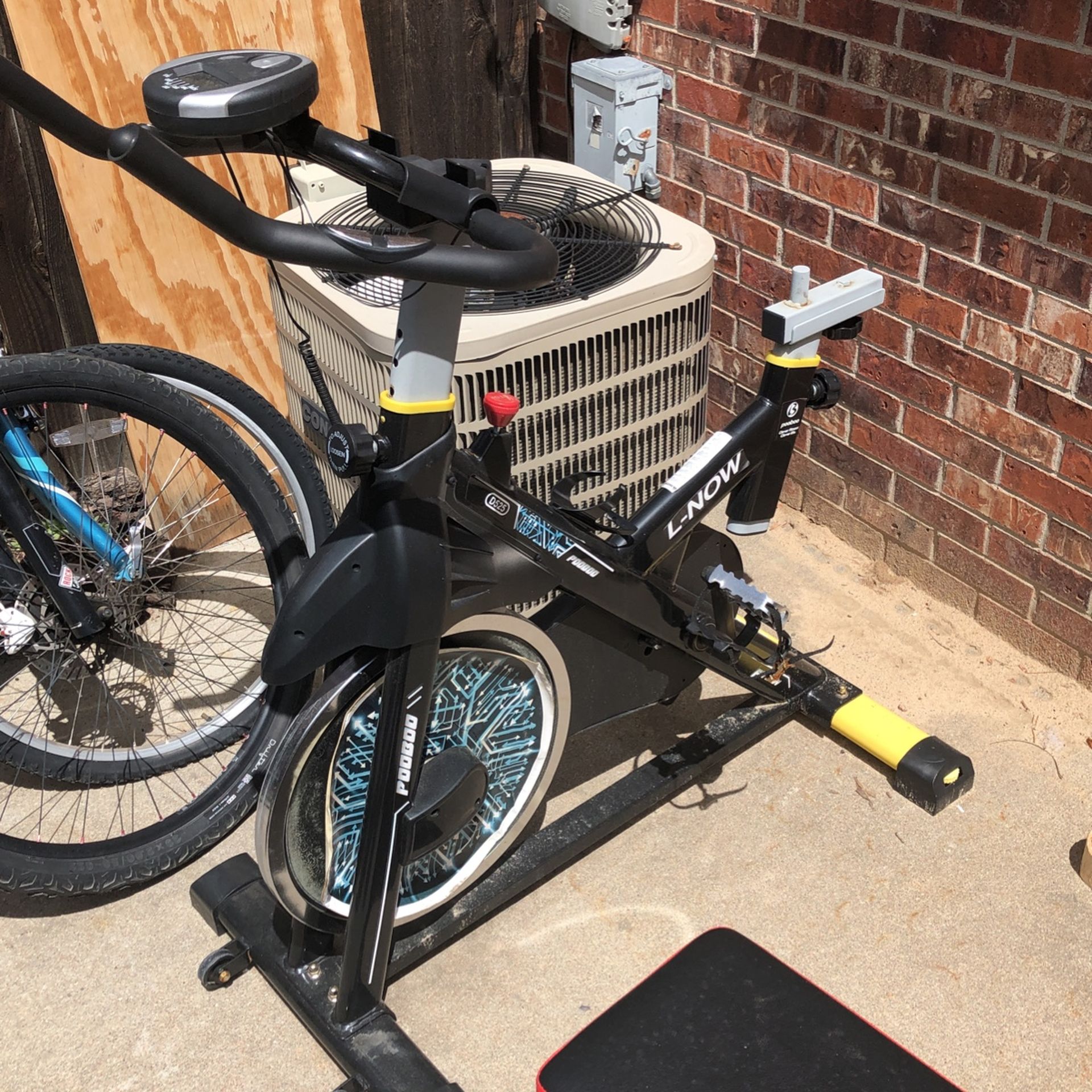 Stationary cycle Bike