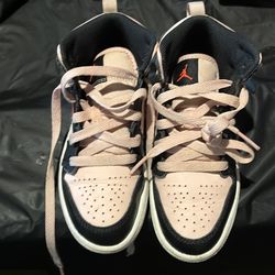 Kids Jordan 1 mid