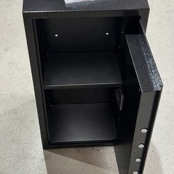 Brand new heavy duty safe for $90