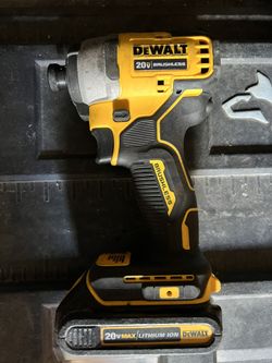 Dewalt Atomic Impact Driver Kit