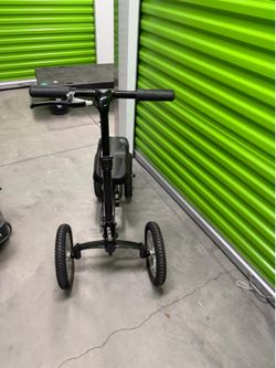 Knee Scooter / Knee Walker