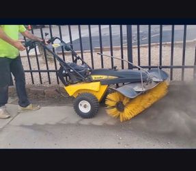 Commercial sweeper Honda