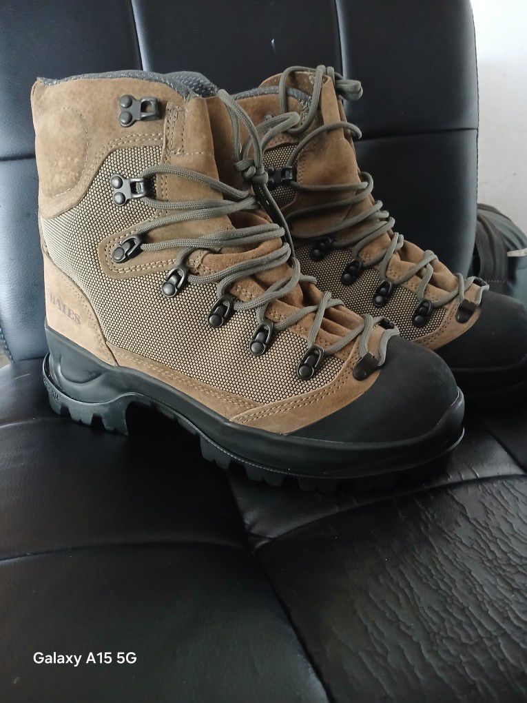 Bates E03600 Tora Bora Alpine Hiking Boots Size 8