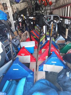 100s n 100s of good palletjacks available $249ea firm
