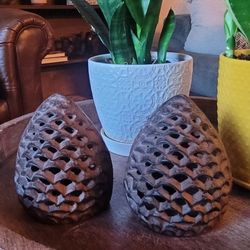 Charming Cast Iron Pinecone Tealight Holders
