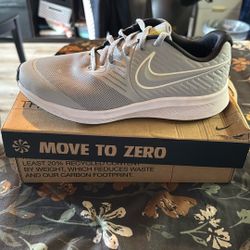 Women’s Nike Court Legacy NN