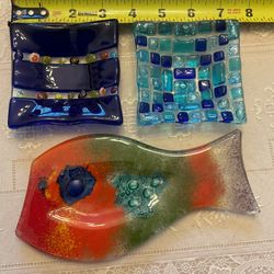 3 Pc Lot - 2 Trinket Dishes & Hand Crafted Glass Spoon Rest - Made In Mexico