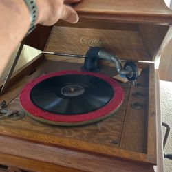 Vintage Wind Up Record Player