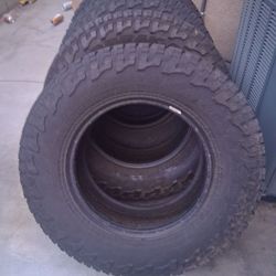 TRUCK TIRES 265/70/R17