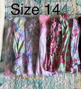Girls nightgown size 14 (7pcs).  I’m in Apple Valley off of Apple Valley Rd., Highway 18 area no holds pick up only accept cash or Zelle
