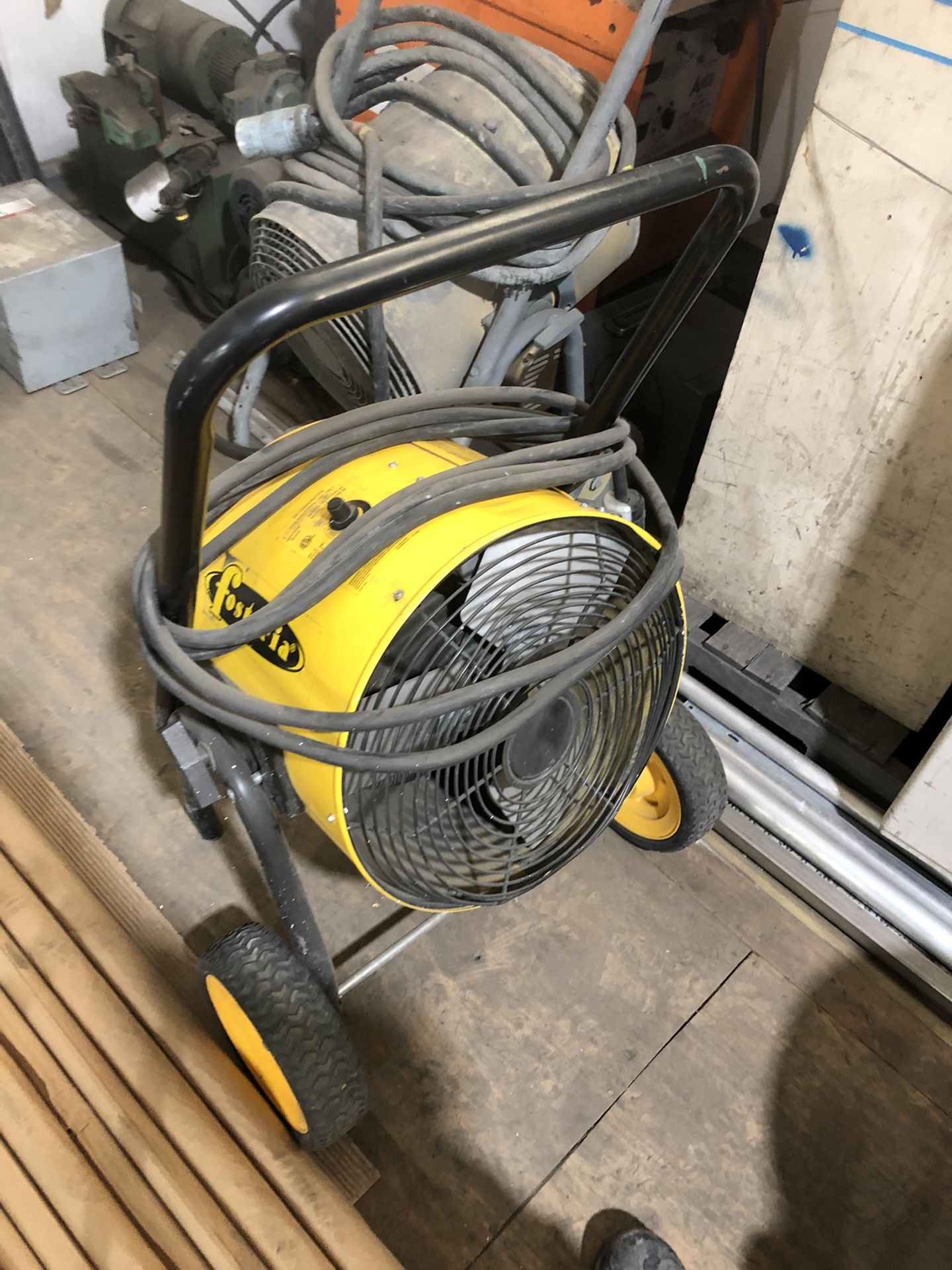 Fostoria Commercial Grade Portable Electric Shop Heater