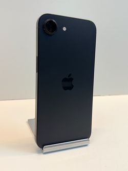 Apple iPhone 16e 128gb. ( Unlocked Phone )