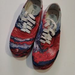 Women's Size 7 Custom Hydro-dipped Shoes