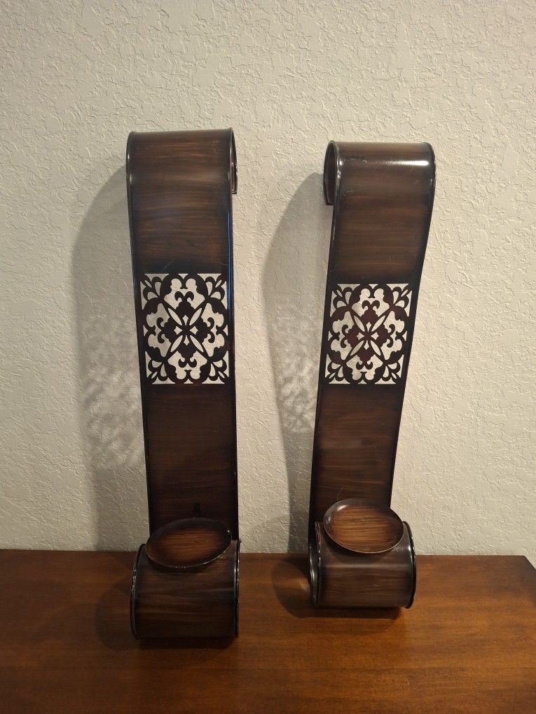 BROW METAL WALL CANDLE HOLDERS (SERIOUS BUYERS ONLY PLEASE ππ»)READ FULL DESCRIPTION BEFORE ASKING PLEASE ππ» IF IT'S POSTED IT'S AVAILABLE π
