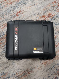 Pelican 1557 case like new