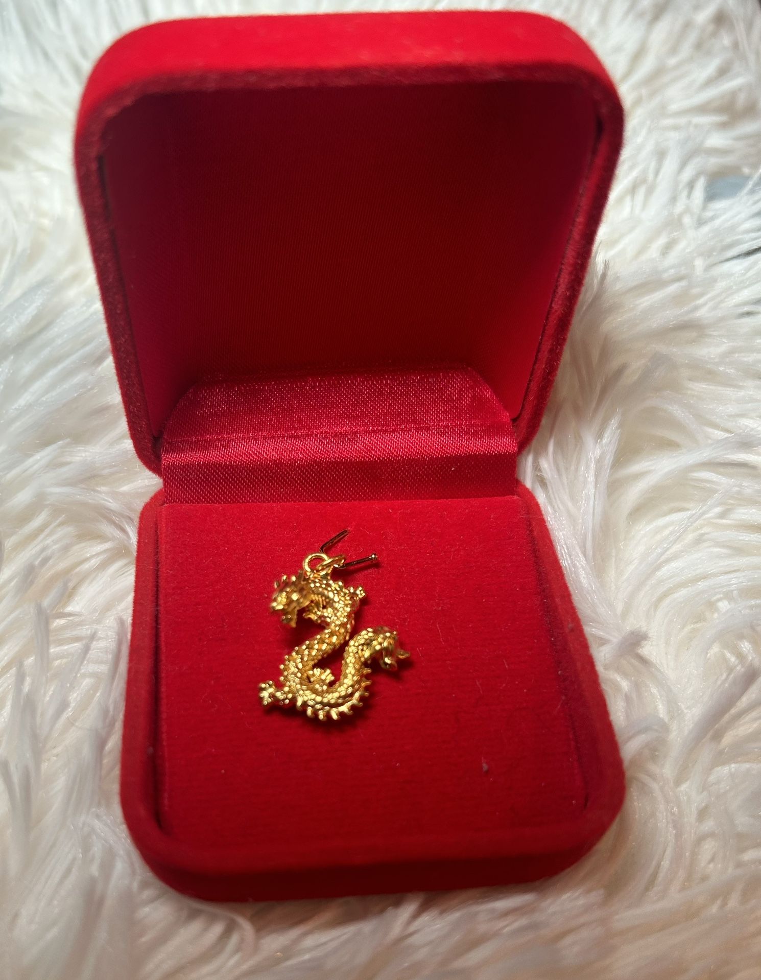 24 K Dragon Pendants W : 0.9 -1 Gram