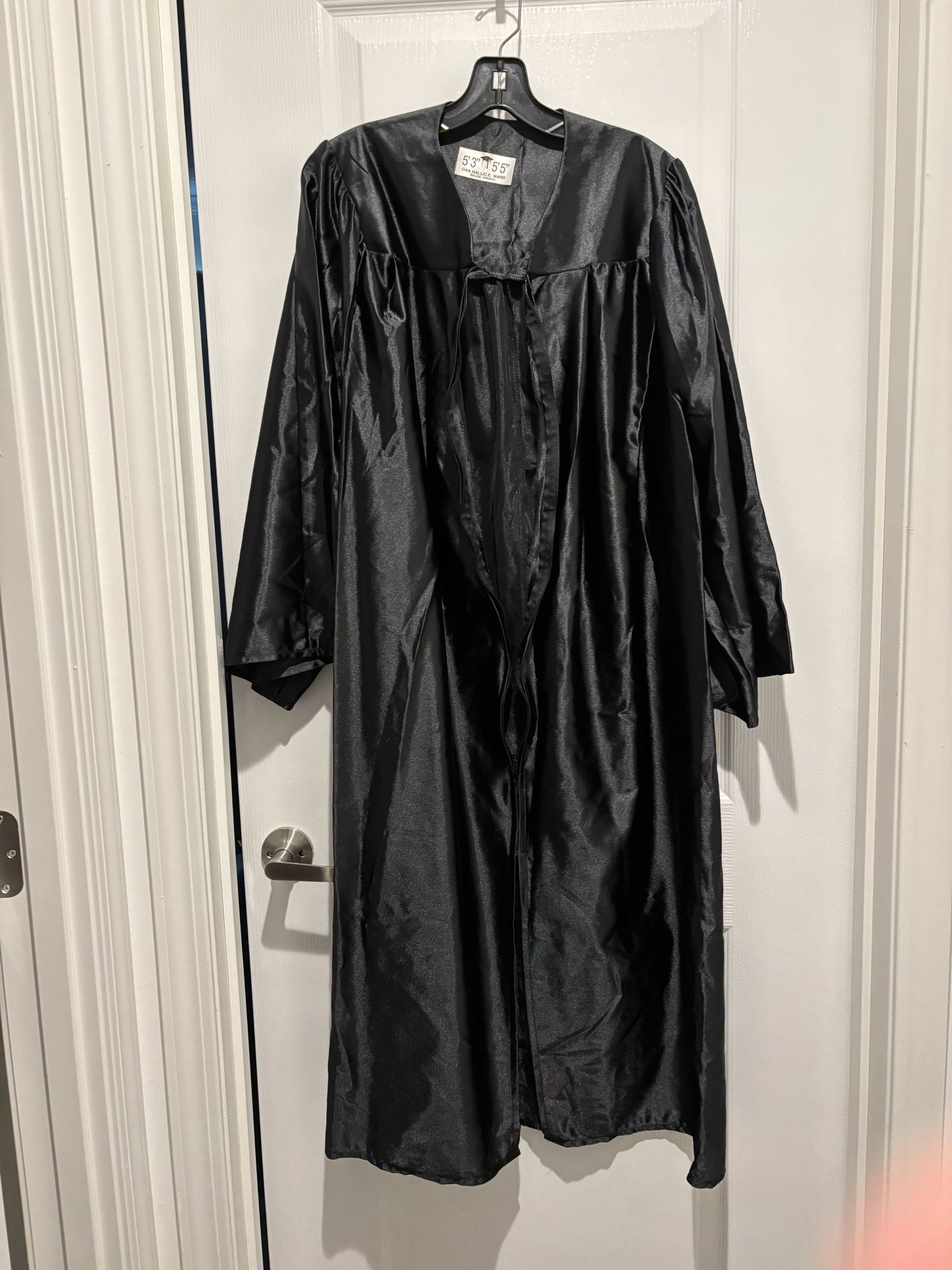 $7 Halloween costume graduation down and sash for 5’3” To 5’5” person weight does not matter