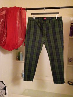 Used once Levi pants sz 38x30 in good shape pickup only!!!