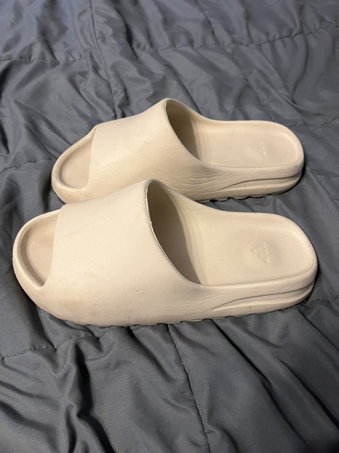 Yeezy Slide Bone