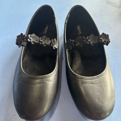 Girls Shoes -Size 3