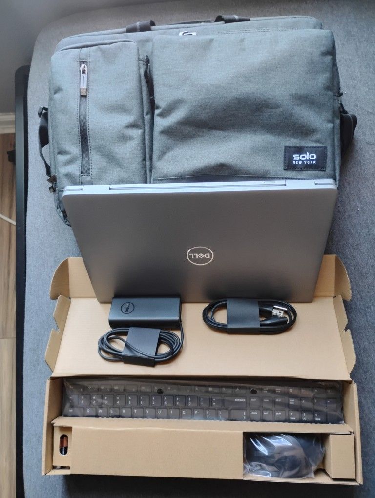 Computer With Accessories